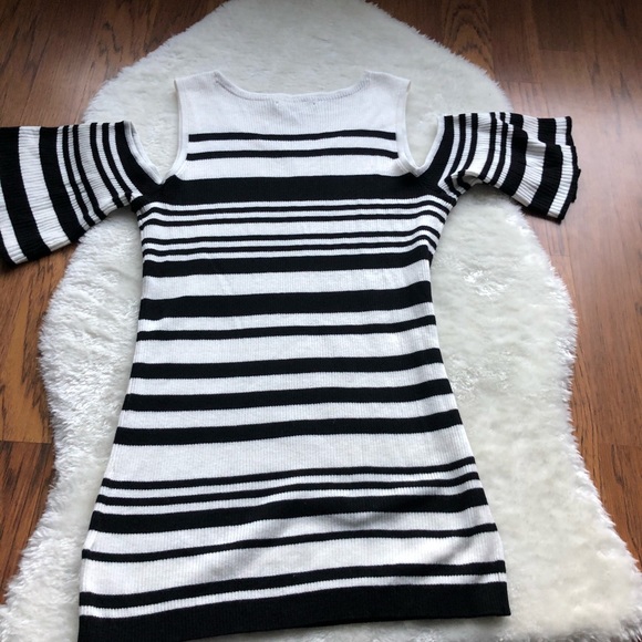 Tommy Hilfiger Casual Cold Shoulder Striped top - Picture 8 of 8